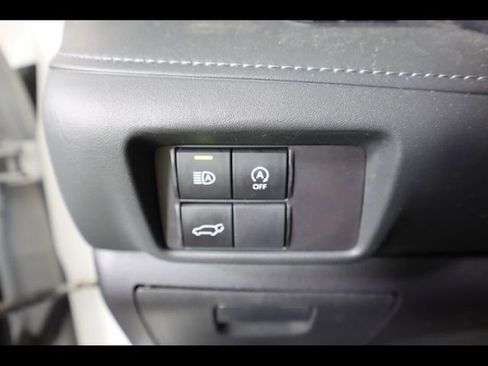 Used 2023 Toyota Highlander XLE AWD/4WD image 20