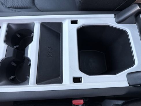 Used 2025 Land Rover Defender 110 S image 25