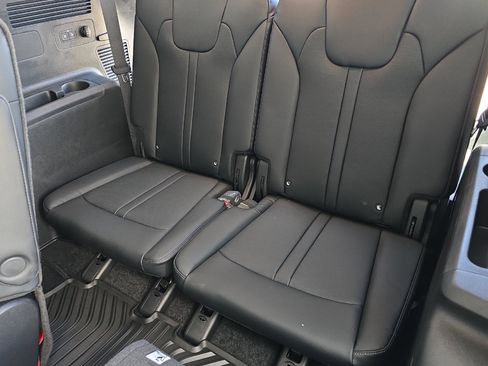 New 2025 Kia Sorento EX image 11