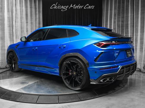 Used 2022 Lamborghini Urus image 3