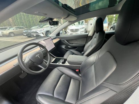 Used 2020 Tesla Model 3 Standard Range image 21