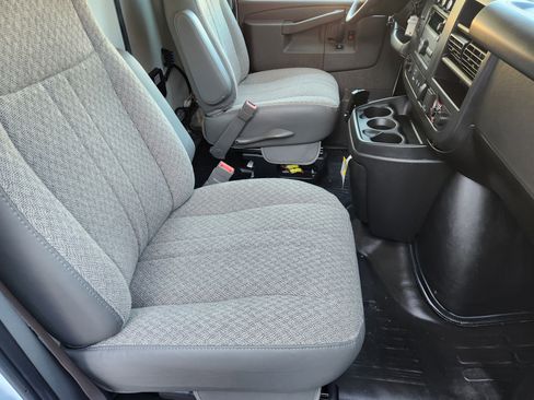 New 2025 Chevrolet Express 4500 w/ Power Convenience Package image 17