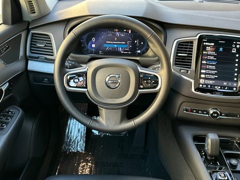 Certified 2025 Volvo XC90 B5 Core w/ Protection Package Premier image 15