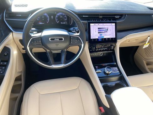 New 2025 Jeep Grand Cherokee Limited w/ Trailer Tow Package image 11