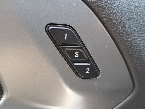 New 2026 Chrysler Pacifica Select w/ S Appearance Package image 9