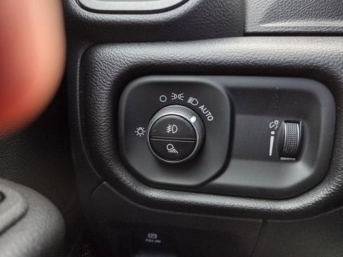 New 2026 RAM 1500 Express AWD/4WD image 18