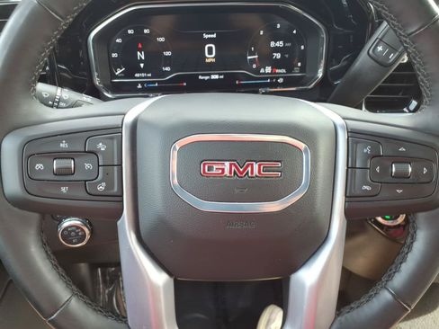 Used 2025 GMC Sierra 1500 SLT AWD/4WD image 18