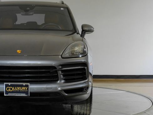 Used 2023 Porsche Cayenne Platinum Edition AWD/4WD image 48