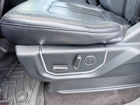Used 2019 Ford Expedition Platinum RWD image 23