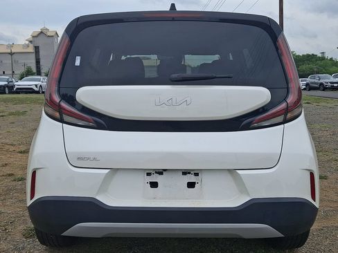 Certified 2023 Kia Soul LX w/ LX Technology Package FWD image 5