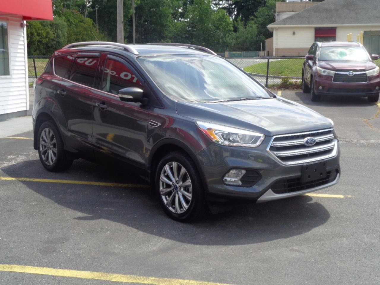 Used 2017 Ford Escape Titanium AWD/4WD image 3