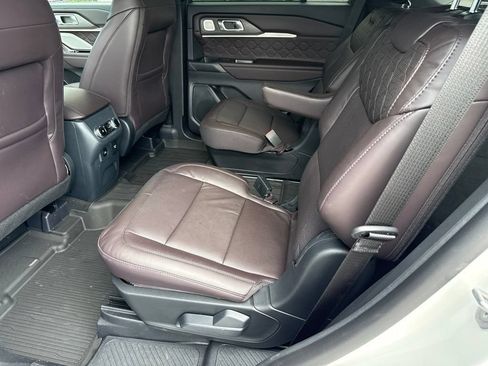 Used 2026 Ford Explorer Platinum w/ LUX Leather Package AWD/4WD image 19