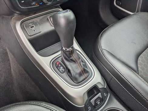 Used 2021 Jeep Compass Latitude w/ Sun and Sound Group image 31