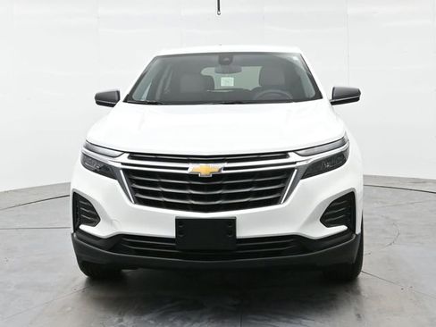 Used 2023 Chevrolet Equinox LS w/ LS Convenience Package image 2