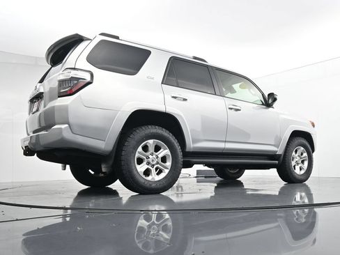 Used 2022 Toyota 4Runner SR5 Premium AWD/4WD image 38