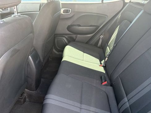 Used 2020 Hyundai Venue SEL w/ Convenience + Premium Package FWD image 13