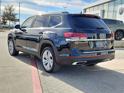 Certified 2023 Volkswagen Atlas SE w/ Panoramic Sunroof Package image 2