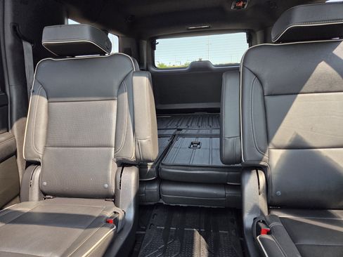 Used 2022 GMC Yukon XL SLT w/ SLT Premium Package AWD/4WD image 22