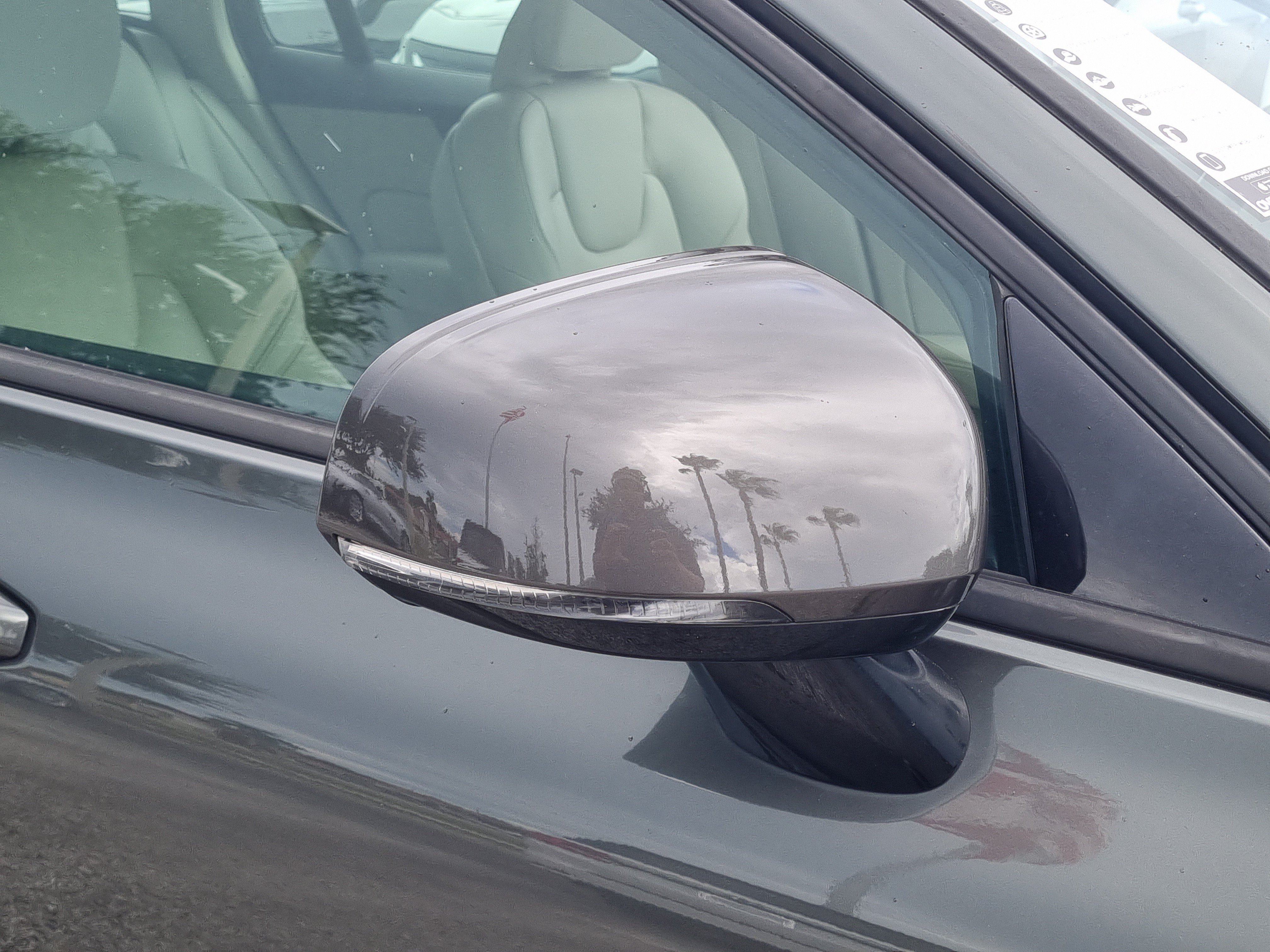 Used 2020 Volvo V60 T5 Momentum FWD image 10