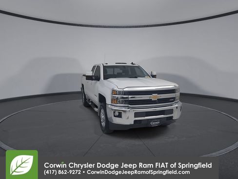 Used 2017 Chevrolet Silverado 2500 LT w/ LT Convenience Package AWD/4WD image 4