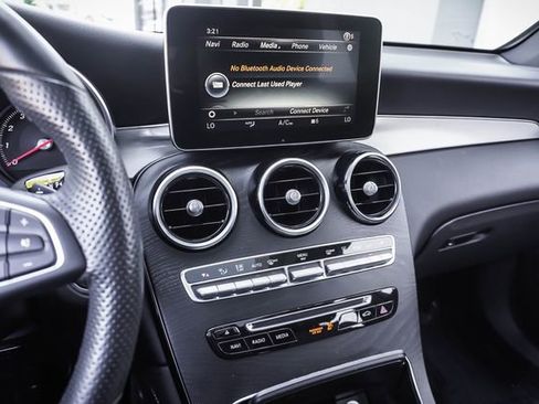 Used 2019 Mercedes-Benz GLC 350e 4MATIC image 16