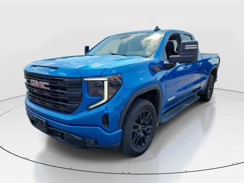 Used 2023 GMC Sierra 1500 Elevation AWD/4WD image 2