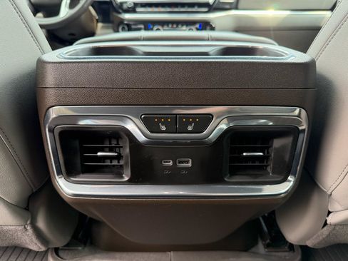 Used 2024 Chevrolet Silverado 1500 LTZ AWD/4WD image 19
