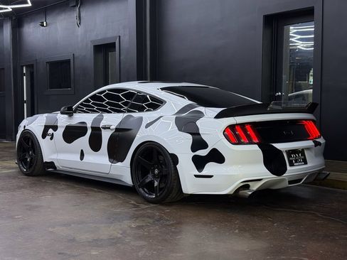 Used 2017 Ford Mustang GT w/ GT Performance Package RWD image 7