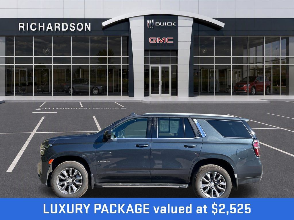 Used 2022 Chevrolet Tahoe LT w/ Luxury Package AWD/4WD image 2