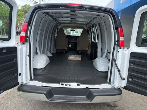 New 2026 Chevrolet Express 2500 w/ Driver Convenience Package RWD image 21