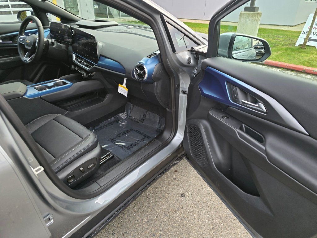 New 2026 Chevrolet Equinox EV LT w/ Convenience Package II AWD/4WD image 12