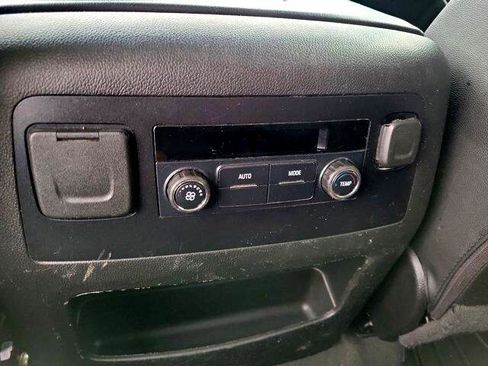 Used 2020 Chevrolet Suburban LT image 13