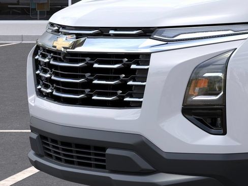 New 2026 Chevrolet Equinox LT w/ Convenience Package II FWD image 14