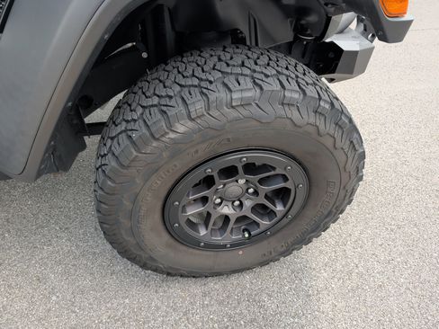 Used 2023 Jeep Wrangler Unlimited Sport AWD/4WD image 26