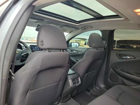 Used 2025 Chevrolet Malibu LT FWD image 16