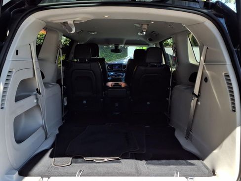 Used 2017 Chrysler Pacifica Touring-L FWD image 20