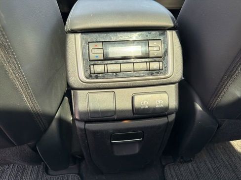 Used 2019 Subaru Ascent Limited w/ Popular Package #2A image 17