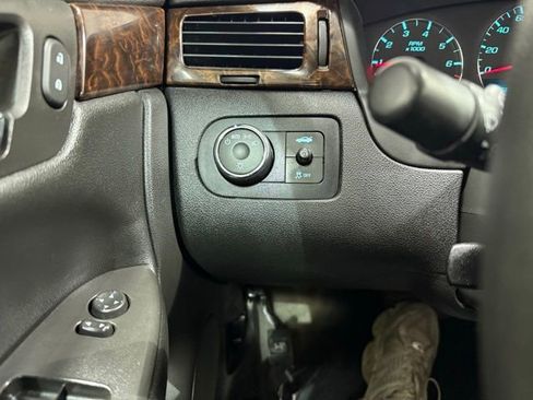 Used 2016 Chevrolet Impala LT image 14