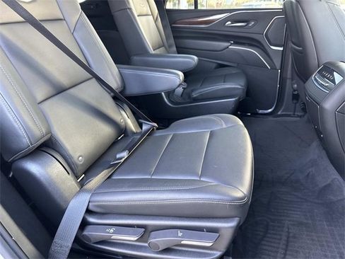 Used 2022 Cadillac Escalade Luxury image 10