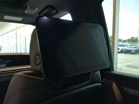 New 2025 Cadillac Escalade Sport Platinum w/ LPO, ONYX Package image 17