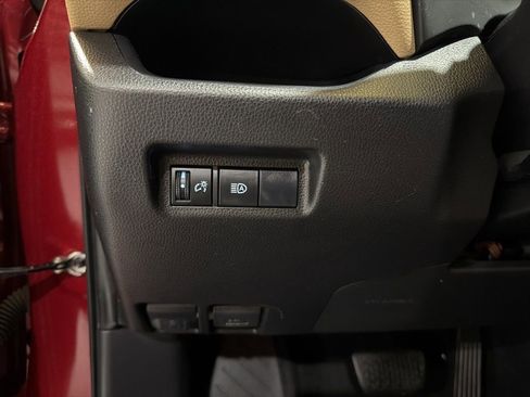 Used 2019 Toyota RAV4 LE image 16