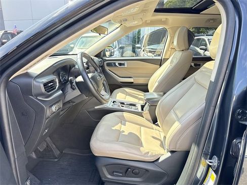 Used 2022 Ford Explorer XLT w/ Equipment Group 202A image 25