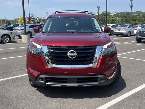 Used 2024 Nissan Pathfinder SV FWD image 8