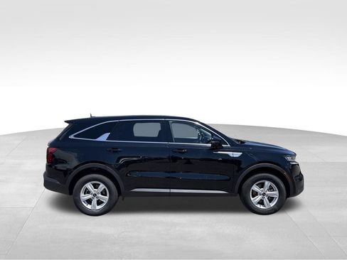 Certified 2023 Kia Sorento LX AWD/4WD image 6
