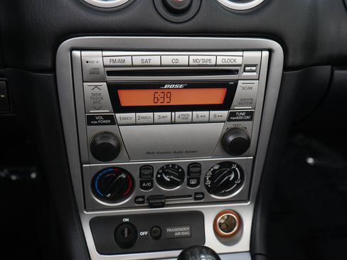 Used 2005 MAZDA MX-5 Miata LS w/ Sports Look Appearance Pkg RWD image 16