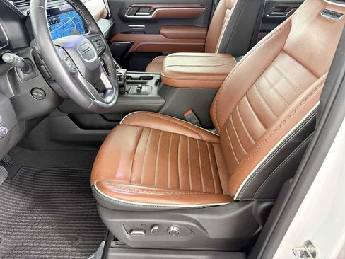 Used 2024 GMC Sierra 1500 Denali Ultimate AWD/4WD image 8