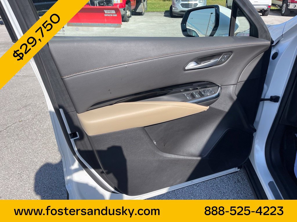Used 2024 Cadillac XT4 Luxury w/ Cold Weather Package FWD image 14