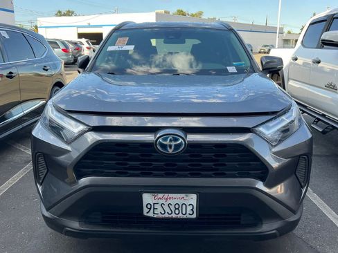 Used 2023 Toyota RAV4 XLE AWD/4WD image 2