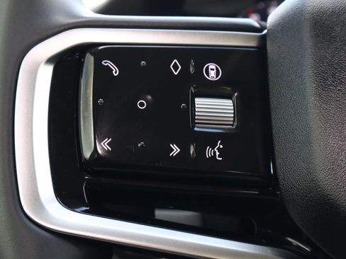 Used 2025 Land Rover Discovery Sport S image 24