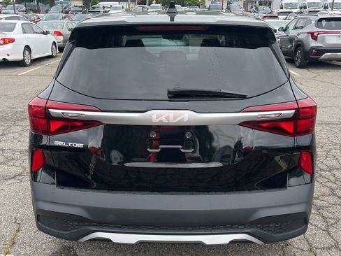 Used 2023 Kia Seltos LX AWD/4WD image 12